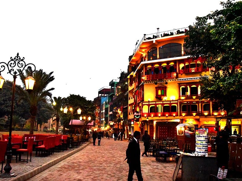 Lahore Food Street, City tour, Click pakistan