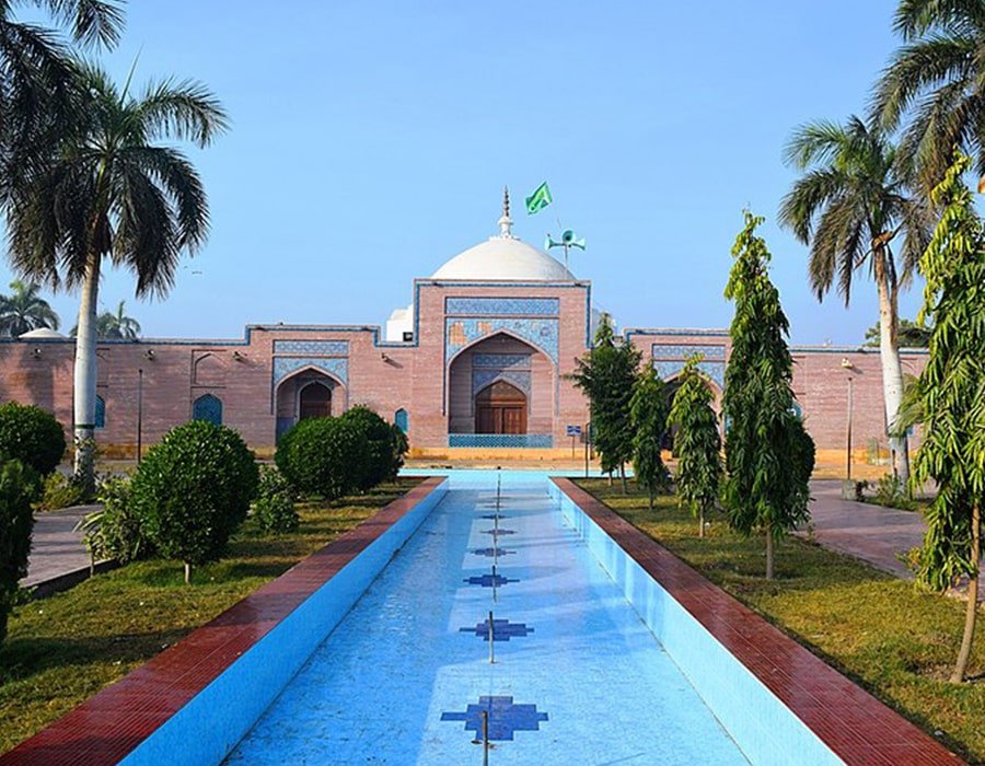 Shah Jahan Mosque - Click Pakistan Tourism Services