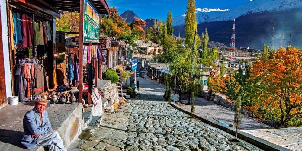 Karimabad Bazar Hunza Valley | Click Pakistan Tourism Services 