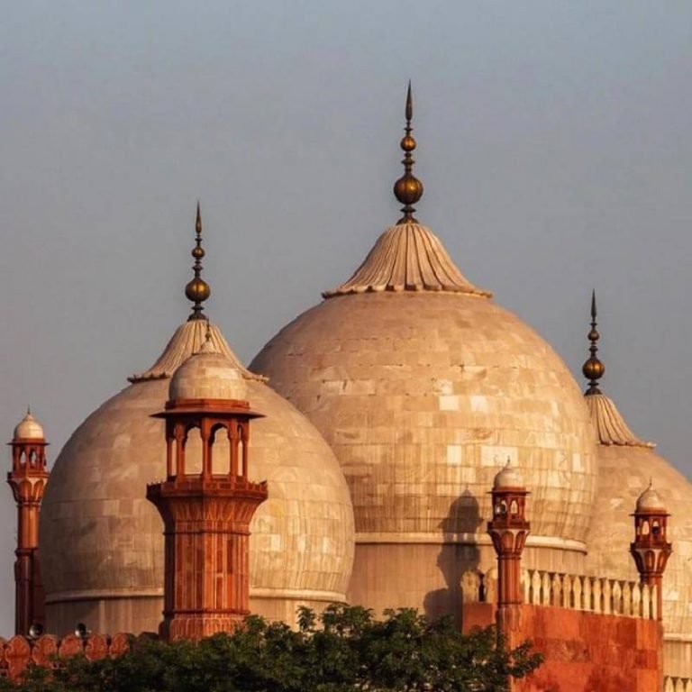 history behind the magnificent badshahi mosque - The History Behind the Magnificent Badshahi Mosque