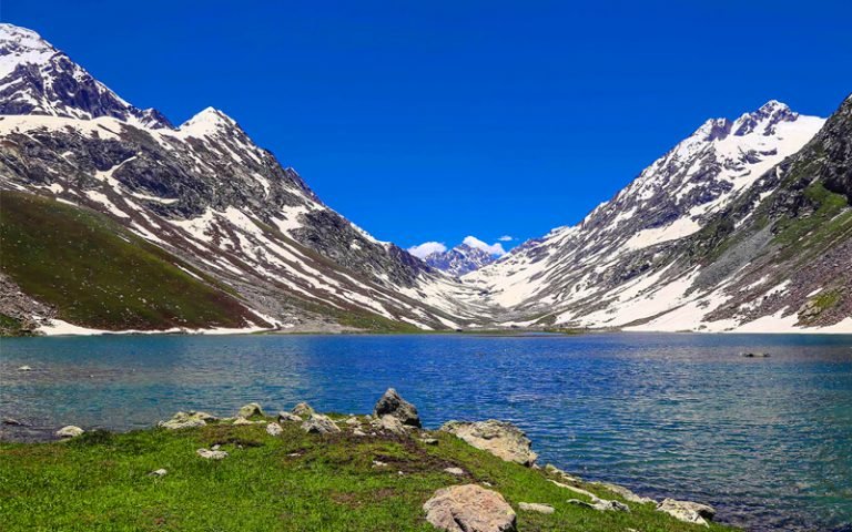 Beautiful Lakes of Swat Valley to spend best holidays time