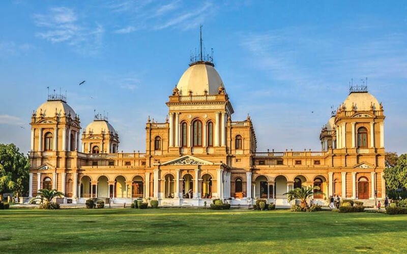 15 Best Palaces to Visit in Bahawalpur : Sights and Historical Landmarks