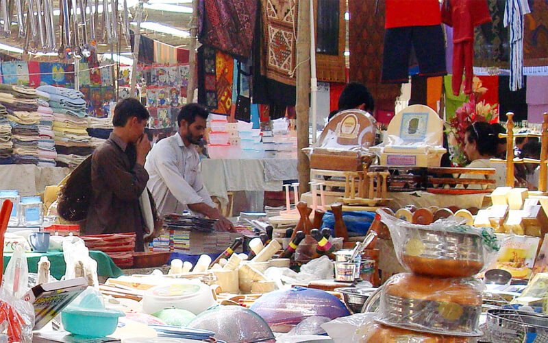 Sunday Bazaar - Famous Bazaars in Karachi in 2022