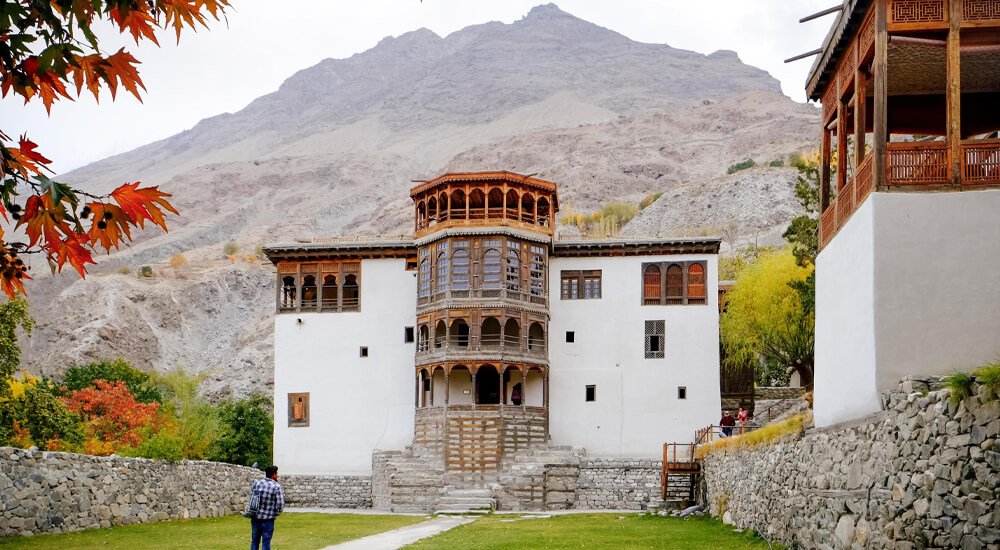 Get into the history of Khaplu and Chaqchan Mosque 