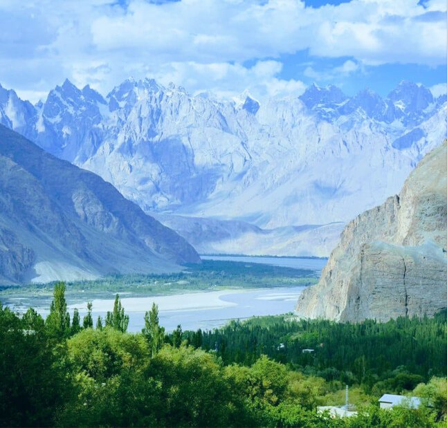 10 Days Skardu Hunza Honeymoon Tour Package