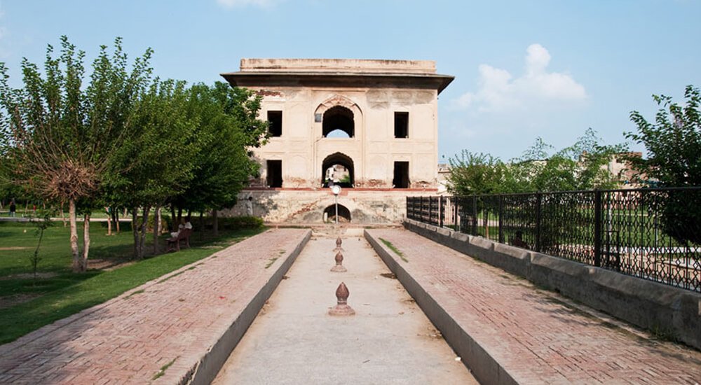 Tomb of Nadira Begum - Best Tourist Attraction in Lahore