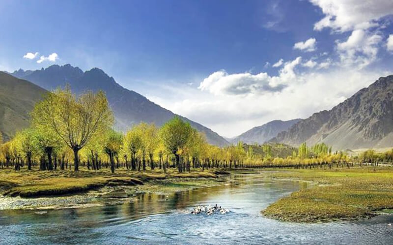 3 Days Shangrilla Skardu Family Tour Package