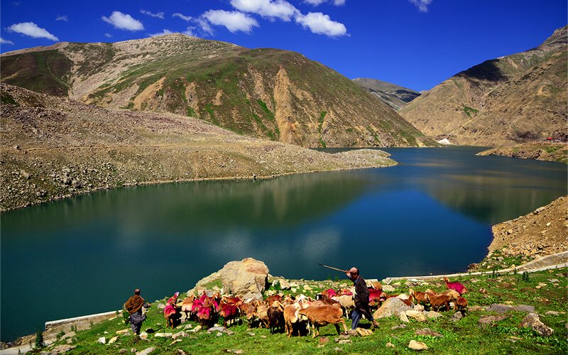 4 Days Trip Package to Naran Kunhar River Lulusar Lake.