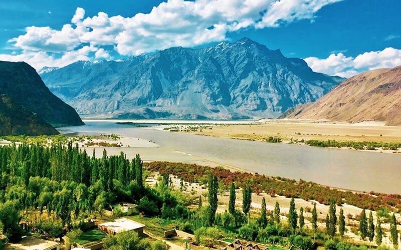 5 Days Skardu Honeymoon Tour Package by Air