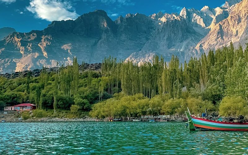 6 Days Family Package to Skardu Shigar Kachura Lakes