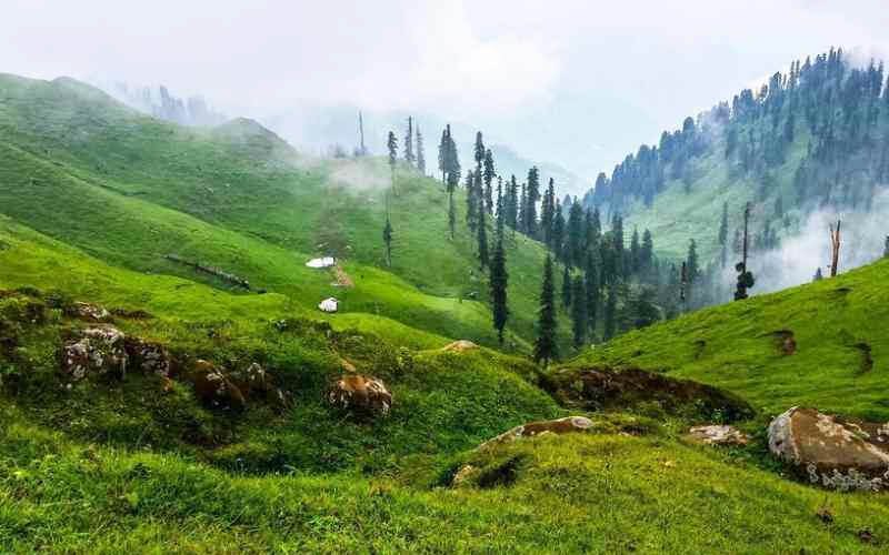 Tour Package to Toli Peer Banjosa Lake Rawalakot..