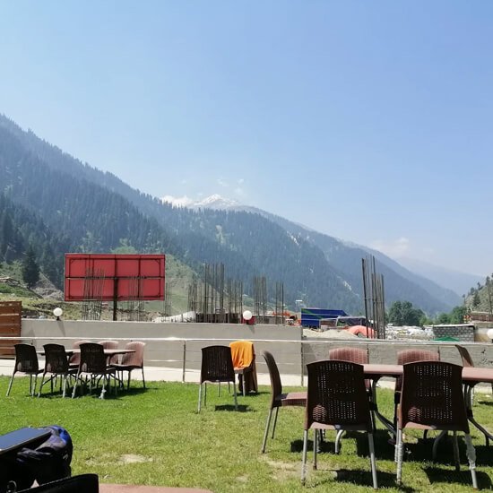 Black Stone Naran Lawn Setting