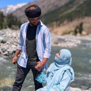 Couple from Bangladesh Enjoying Their Honeymoon Tour In Kashmir