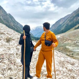 Couple from our 4 Days Kashmir Honeymoon Tour