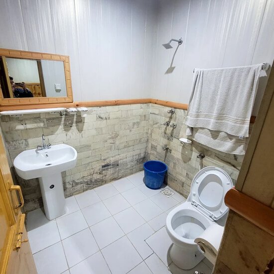 Grace Continental Hotel Washroom