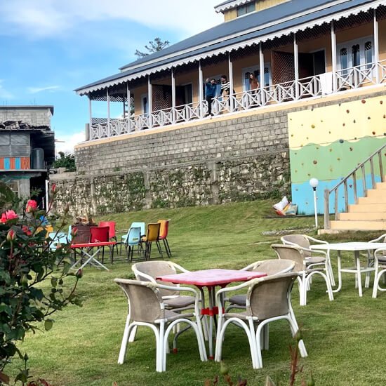 Lalazar Family Resort Garden Seating