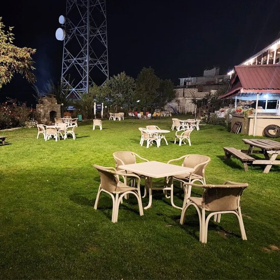 Lalazar Family Resort Lawn Area