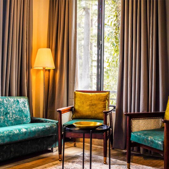 Lemon Lodges by Roomy Luxury Room Seating