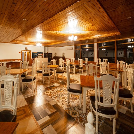 Roomy Daastaan Hotel Restaurant