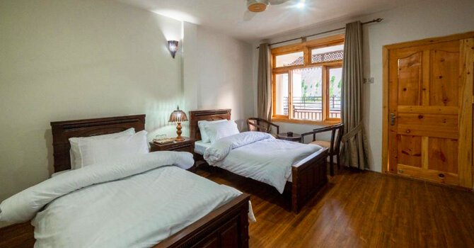 Roomy Khawna Sost Hunza, Gircha