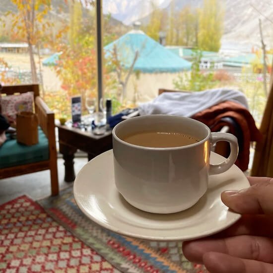 Roomy Yurts Gulmit_ dining Area