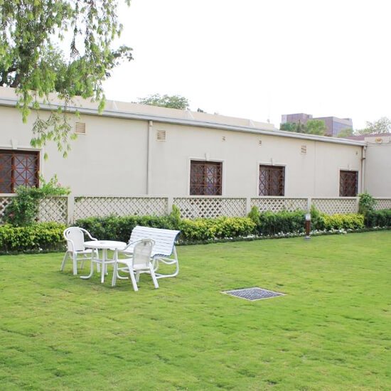 Faletti's Hotel Garden Area