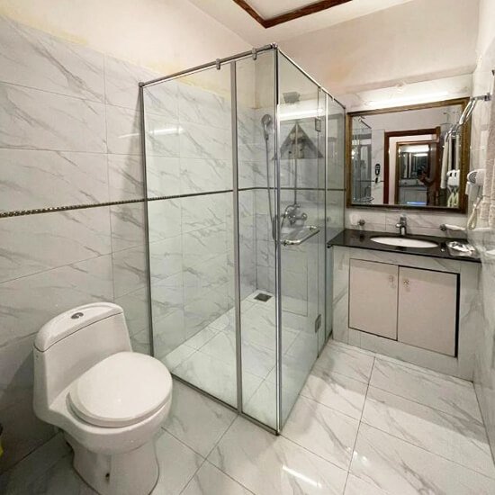 Neshaz Hotel & Suites Washroom