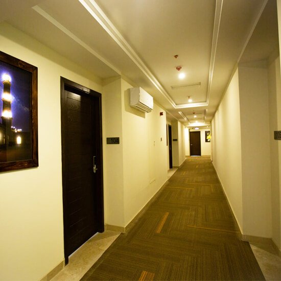 Roomy Signature Hotel Lobby