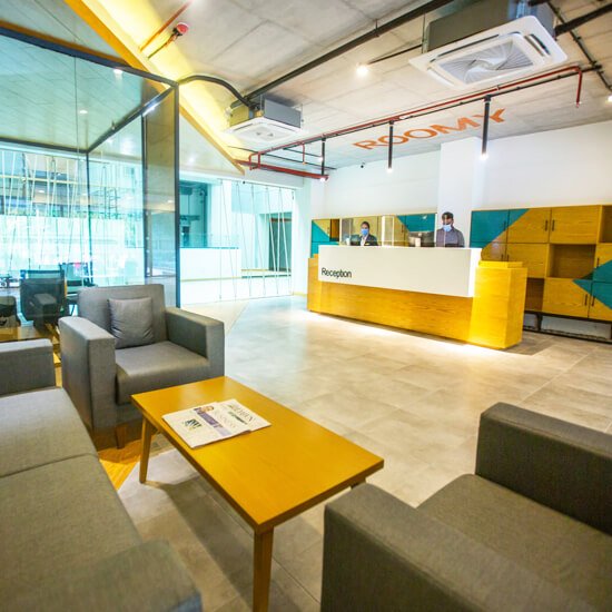 Roomy Signature Hotel Reception