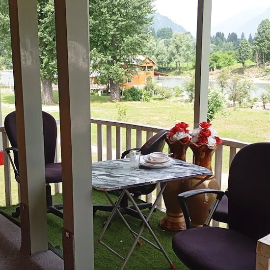 Shangreela Resort Taobat Seating Balcony